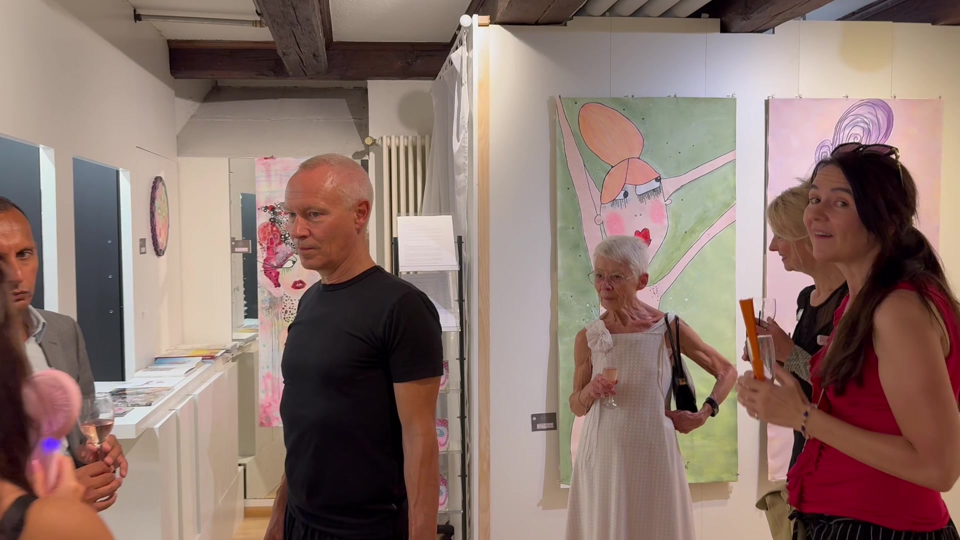 Guests at an Arte-Wallhoff art event